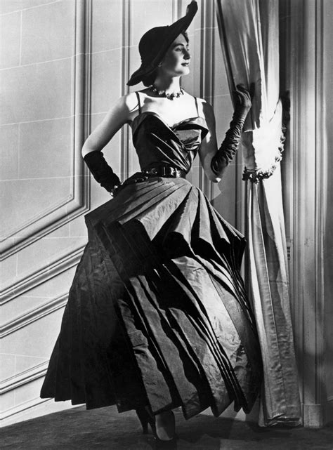 history of christian dior clothing